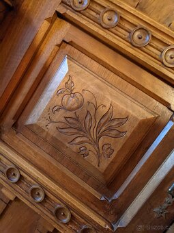 Starožitná skříň/komoda umělecká - 3