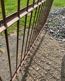 Mříž na stavební buňku - 3