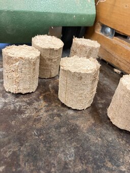 Dřevěné brikety - 3