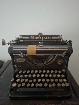 Starožitný psací stroj - 3