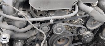 Mercedes-Benz Motor 270 CDI - 3