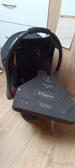 Přebalovací pult IKEA a vajíčko Dinofix s klínem - 3