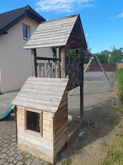 Dětský zahradní domek s houpačkou a skluzavkou - 3