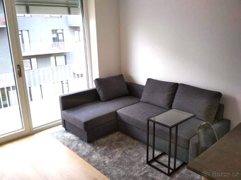 Pronájem 1kk s klimatizaci a balkonem u kampusu Brno - 3
