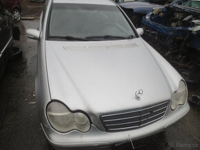 Mercedes c cecko 1.8 benzin - 220 DCI díly - 3