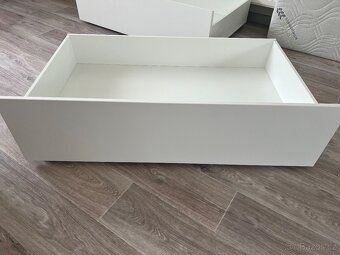 Postel Ikea malm 180x200 - 3