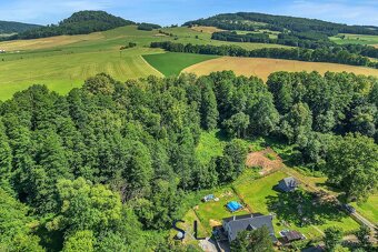 Nabízím ke koupi prostorný pozemek o celkové výměře 2 128 m2 - 3