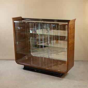 SKLENÍK..VITRÍNA TULIPÁN-UP ZÁVODY..J. HALABALA - 3