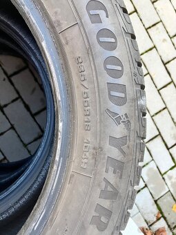235 55 18 zimní pneu GoodYear - 3