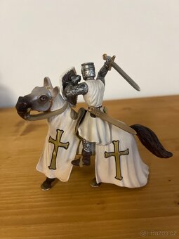 Schleich německý rytíř s mečem na koni - 3