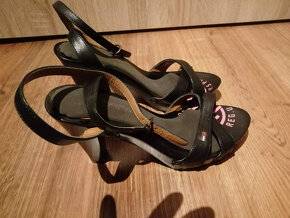 Kožené sandály Tommy Hilfiger 38 - 3