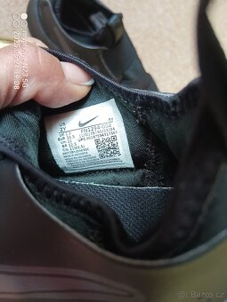Tenisky černé zn."NIKE" vel."33.5" - 3
