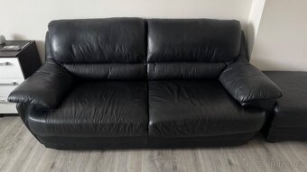 Kožená sedačka + taburet – TOP STAV - 3