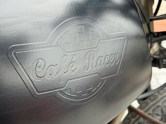 Suzuki GSX400e Cafe Racer - 3