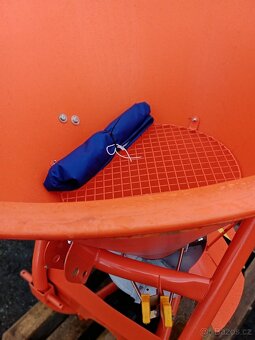 Rozmetadlo písku soli 500l - 3