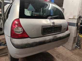 Renault Clio zadní světla - 3