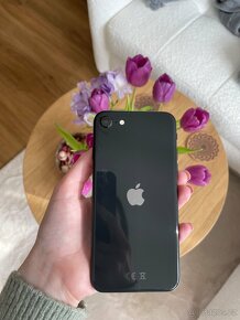 iPhone SE 2020 - 3