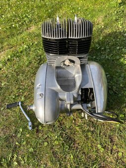 ORIGINÁL TÉMĚŘ ULOŽENKOVÝ MOTOR NA MOTOCYKL JAWA ČZ PANELKA - 3
