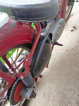 ČZ 125c export červena verze - 3