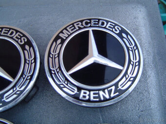 4 X STŘEDOVÉ POKLIČKY ORIGINÁL MERCEDES BENZ - 3