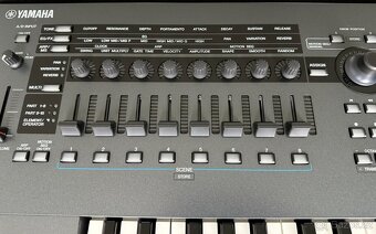 Syntezátory Yamaha Montage 6, 61 kláves + 3 zvukové knihovny - 3
