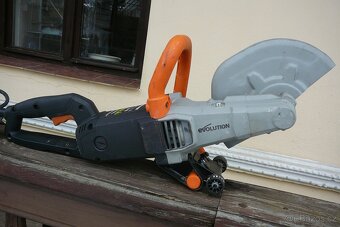 rozbrušovací pila na beton, asfalt - 3