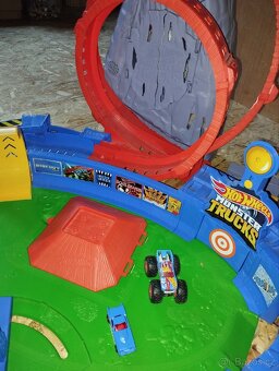 Hot Wheels Premium Monster Trucks Vulkán T-Rex - 3