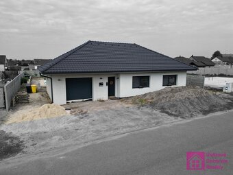 Prodej novostavby RD 5+kk, bazén, zahrada, Březí - 3