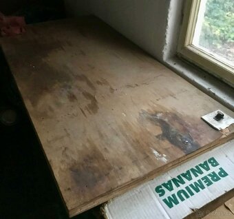 starší pracovní stůl do dílny ponk se svěrákem - 3