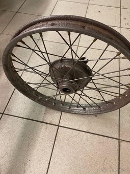 JAWA Speciál - kastlík - matice - hvězda - kolena - výfuk - 3