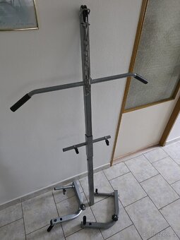 Multifunkční bench s osami a kotouči - 3