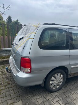 Kia Carnival 2.9crdi - 3