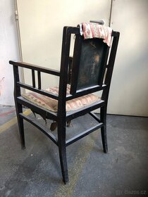 Historická čalounená židle - 3