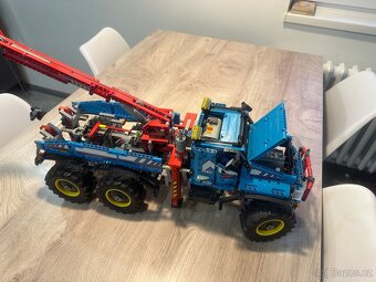 LEGO Technic 42070 Terénní odtahový vůz 6x6 - 3