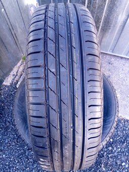 Prodám 2 ks let. pneu Nokian rozměr 215/65 R 17 - 3