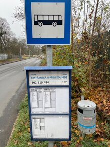 Venkovní parkovani pro dodavky u centra Teplic - 3