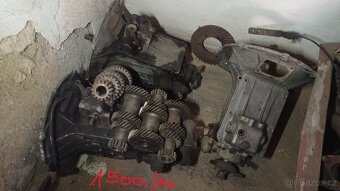 Auto veteráni součástky - 3