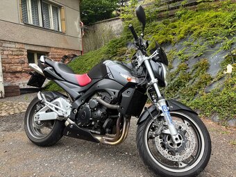 Suzuki GSR 600 - 3