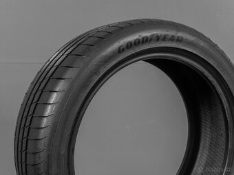 Demo letní pneu R18 Goodyear 225/45/18 4ks stav 99,9% (152T) - 3