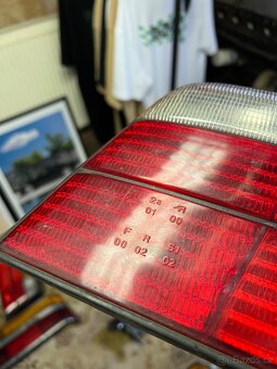 Zadní pravé světlo bmw e36 sedan - 3