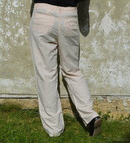 Letní světle lososové kalhoty značky HaM vel. 44 - 3