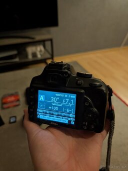 Nikon D3300 + 35mm nikkor, příslušenství - 3