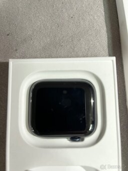 Apple Watch SE 2024 - 3