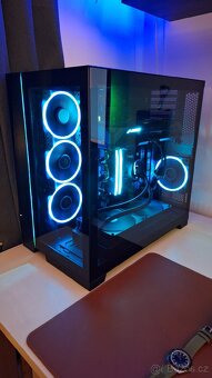 GIGABYTE GeForce RTX 5070 GAMING OC 12GB - 3