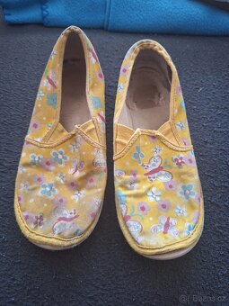 Dívčí bačkory, vel. ani značka neuvedena. - 3