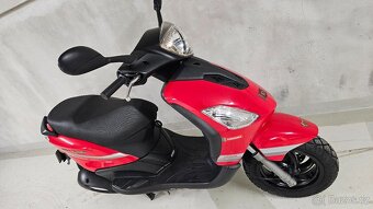 Piaggio/Derbi Boulevard 125 Four 4T. Najeto: 8.600 km - 3