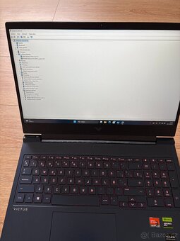 Herní notebook Vistus AMD Ryzen 7-7840HS 3.8GHz, RTX 4070 - 3