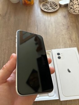 iPhone 11 64gb bílý - 3