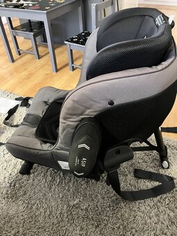 Autosedačka AXKID Minikid 0-25 kg protisměrná - 3