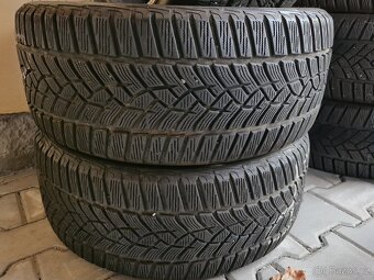 Goodyear UltraGrip 235/45/18 zimní pneumatiky - 3